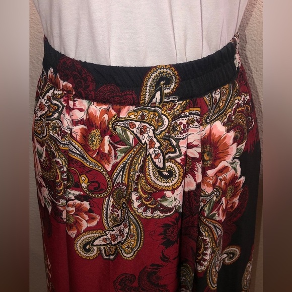*NWT* C EST. 1946 Chic Paisley Maxi Skirt - Red and Black - Picture 6 of 9